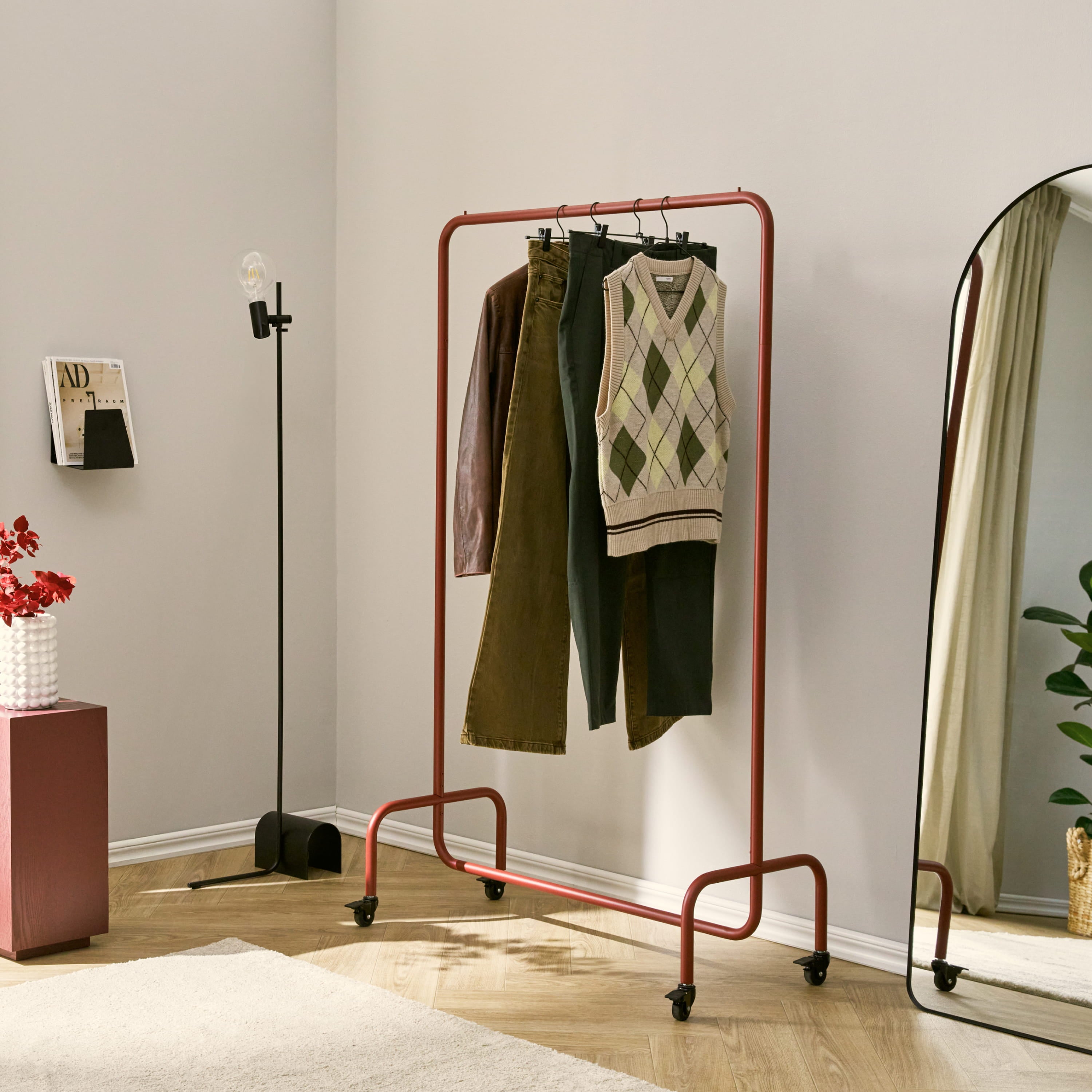 MOVE-SQUIRCLE clothes rack