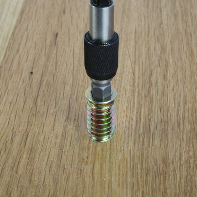 Kit de vis avec insert fileté